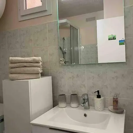 Appartamento Cosy, Vue à 5 Min à Pied De La *